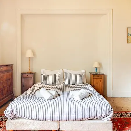 Appartamento Chic Parisien, Parc Monceau Parigi